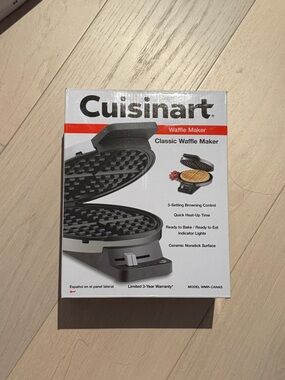 Cuisinart Classic Waffle Maker - NWT
